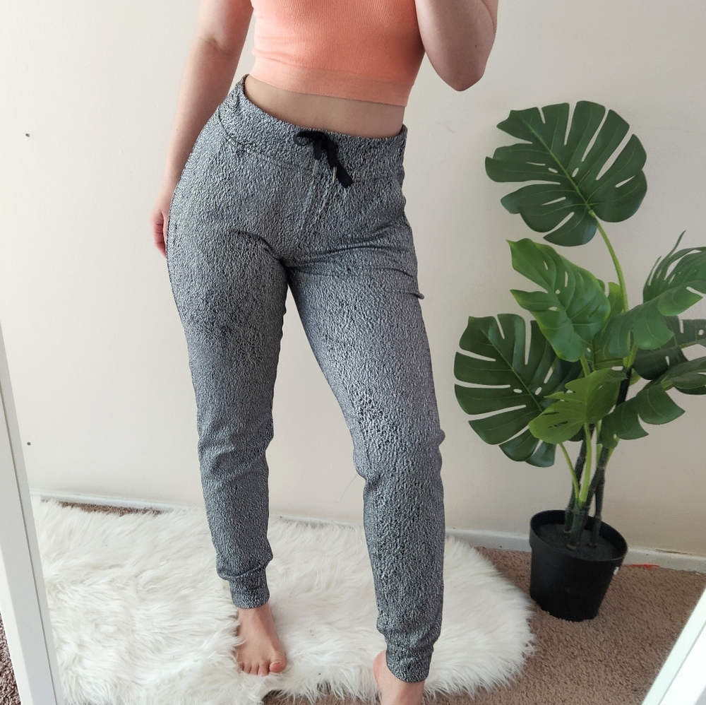 RARE Lululemon Ready To Rulu Pant 29"